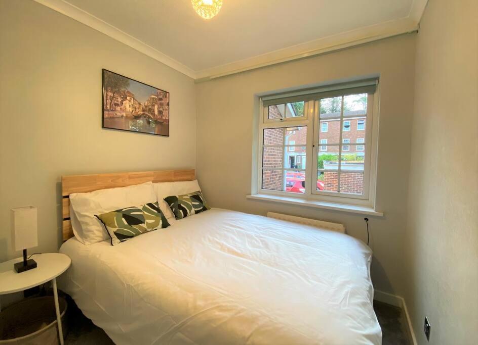 Apartamento Redhill Town Centre 3 Bed House Near Gatwick Airport, Easy Commute To London Exterior foto
