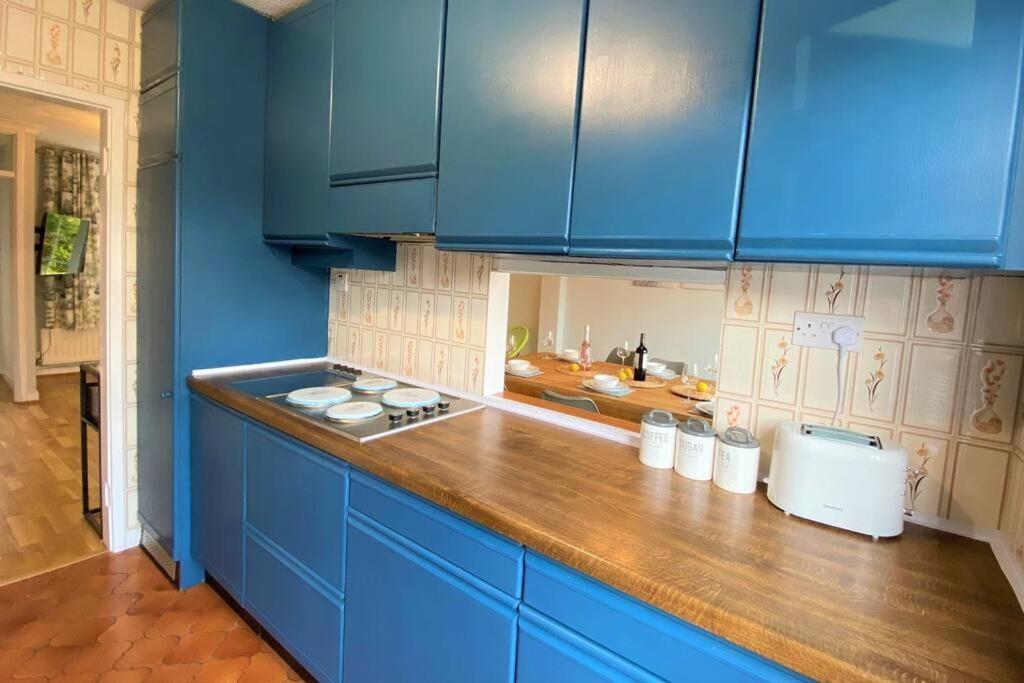 Apartamento Redhill Town Centre 3 Bed House Near Gatwick Airport, Easy Commute To London Exterior foto