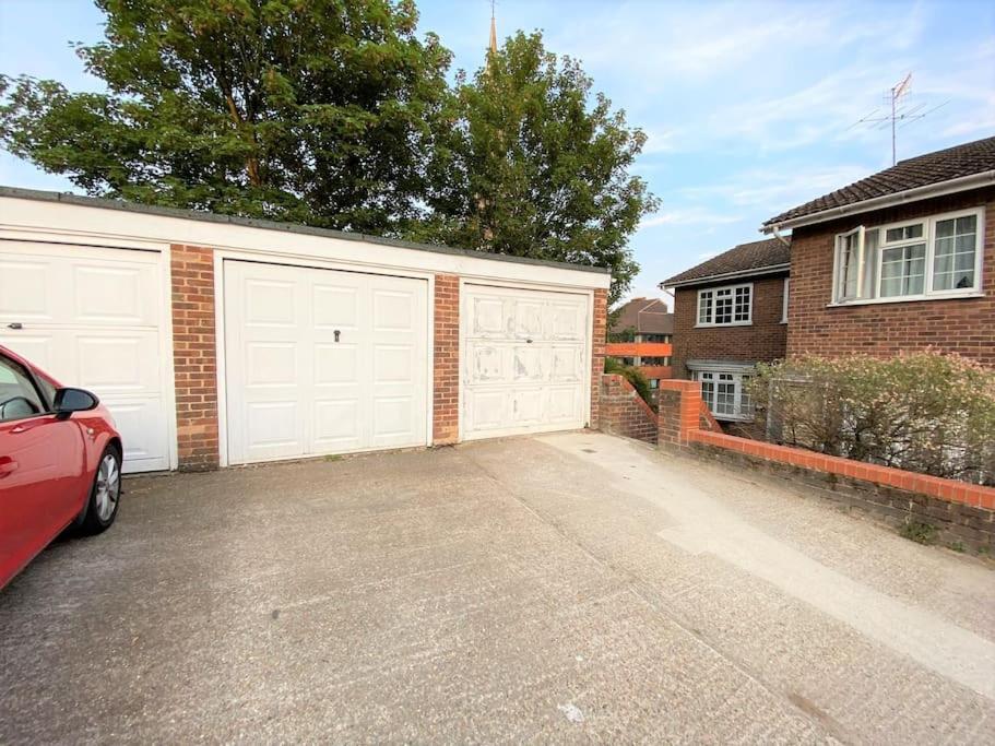 Apartamento Redhill Town Centre 3 Bed House Near Gatwick Airport, Easy Commute To London Exterior foto