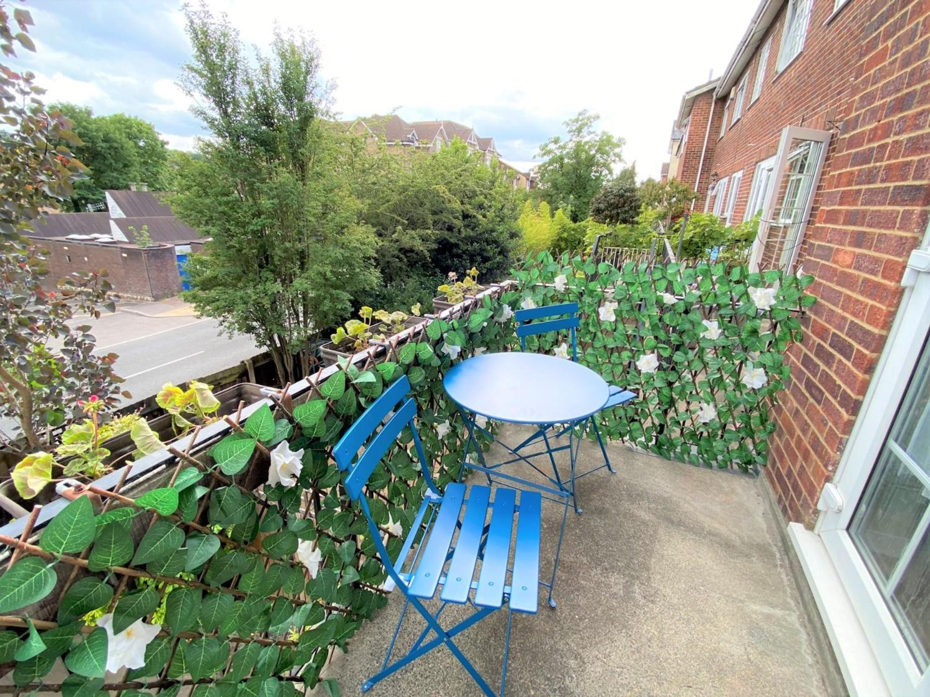 Apartamento Redhill Town Centre 3 Bed House Near Gatwick Airport, Easy Commute To London Exterior foto